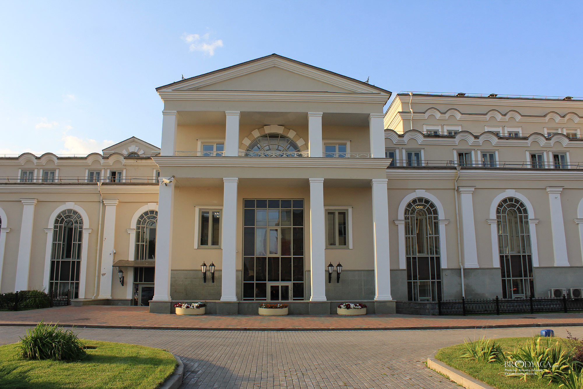 Yekaterinburg railway station, Ekaterinburg (Екатеринбург-Пассажирский, Вокзальная 16, Екатеринбург)